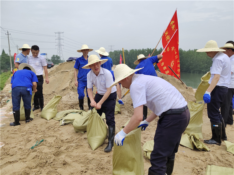 華能電纜勞模抗洪搶險突擊隊再次出擊搶險   